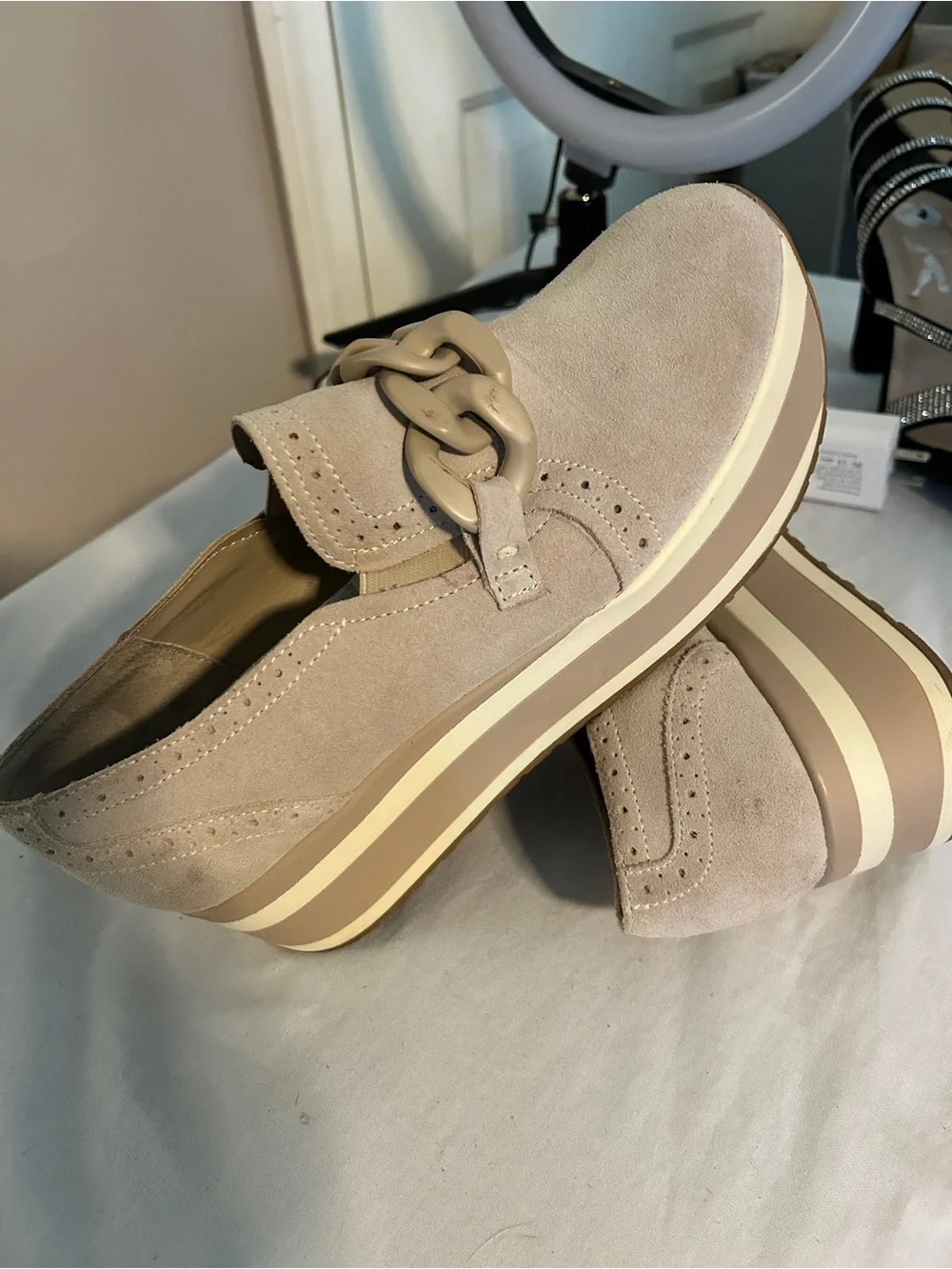 Dolce Vita suede upper